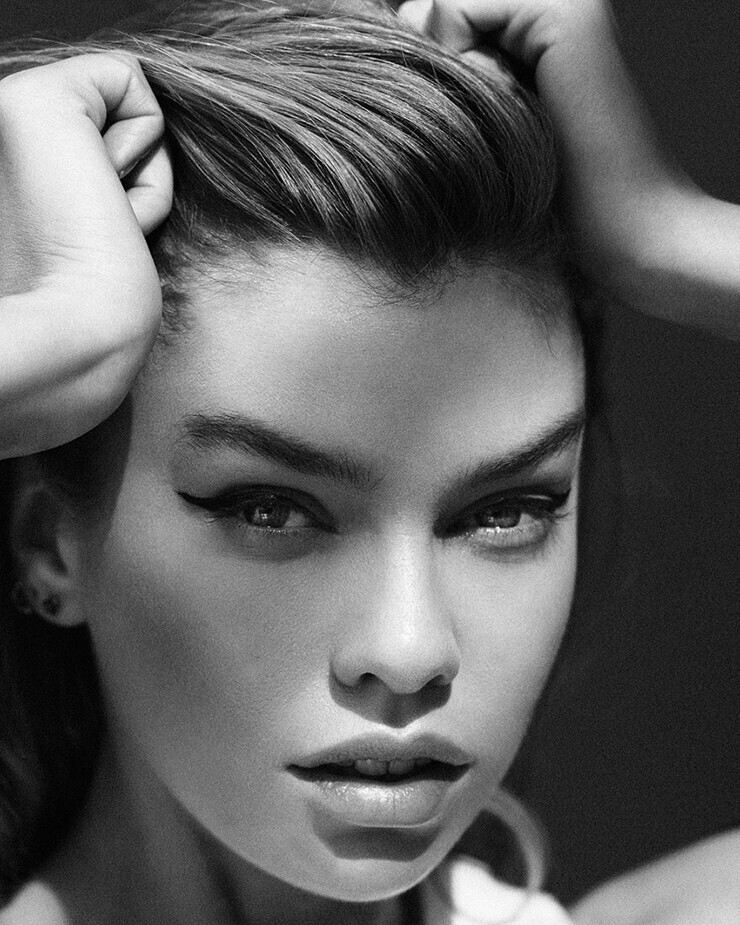 Stella Maxwell modelo