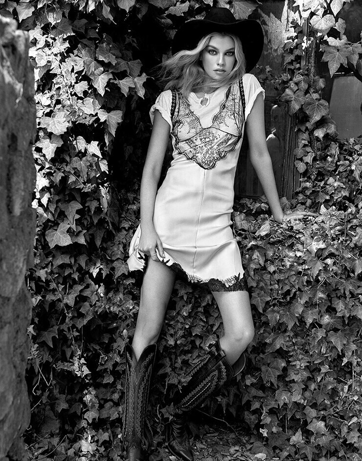 Stella Maxwell modelo