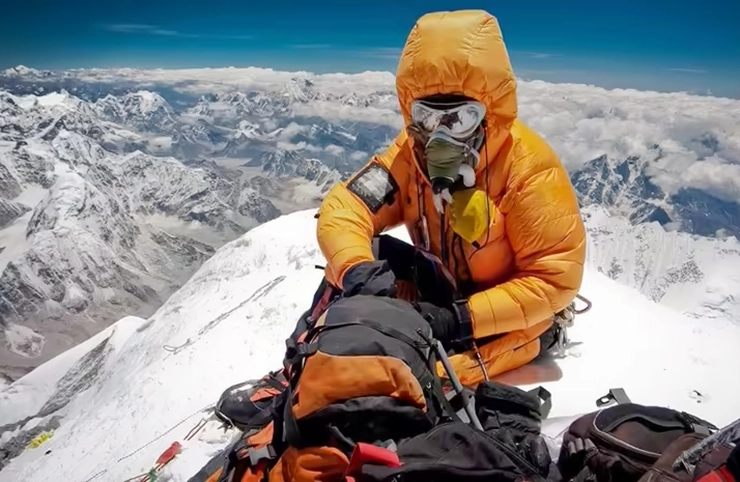 everest climb clothes