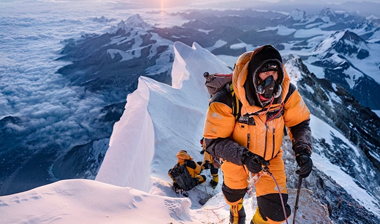 fashion on everest