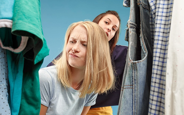 decluttering wardrobe