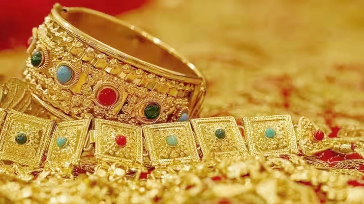gold jewelry