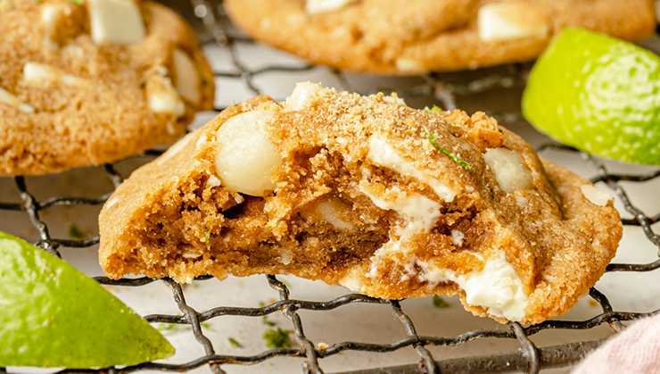 White Chocolate Cookies With Macadamia