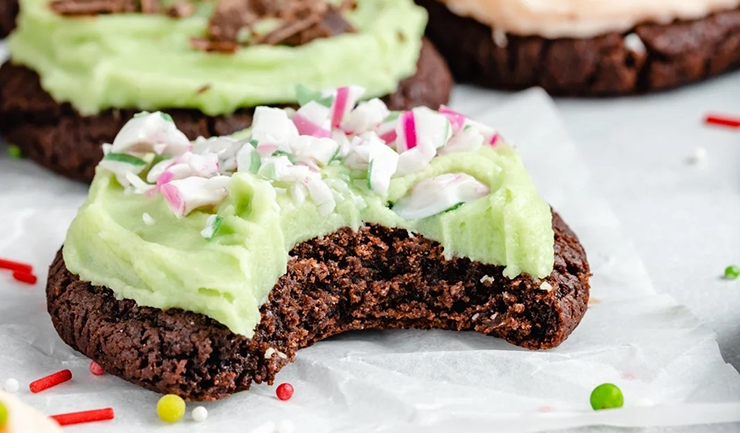 Chocolate Cookies with Peppermint Frosting
