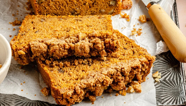 Pumpkin Bread with Cinnamon and Walnuts