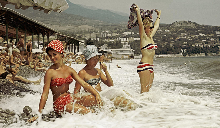 retro bikini fashion